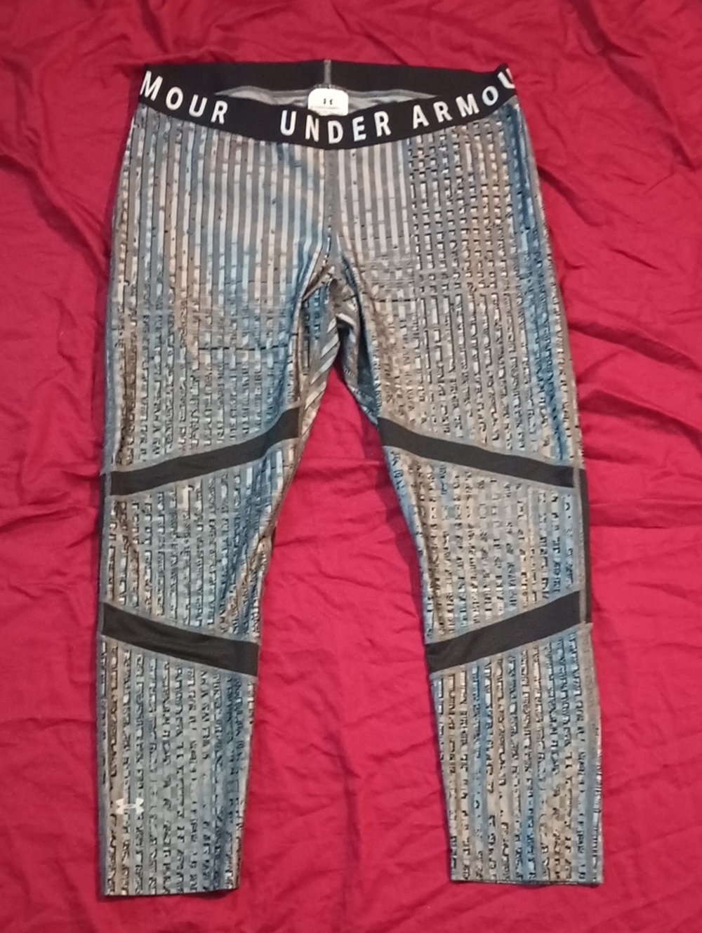 Under Armour Gray & Black Woman's Striped Performance Capri Leggings XL Gym New